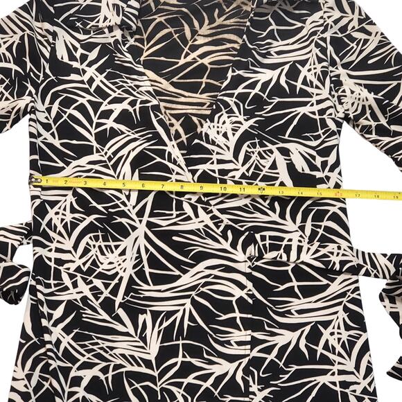Dani Max Wrap Casual Dress White Palm Pattern Sz 6M Black White Tropical Beachy - Picture 4 of 7